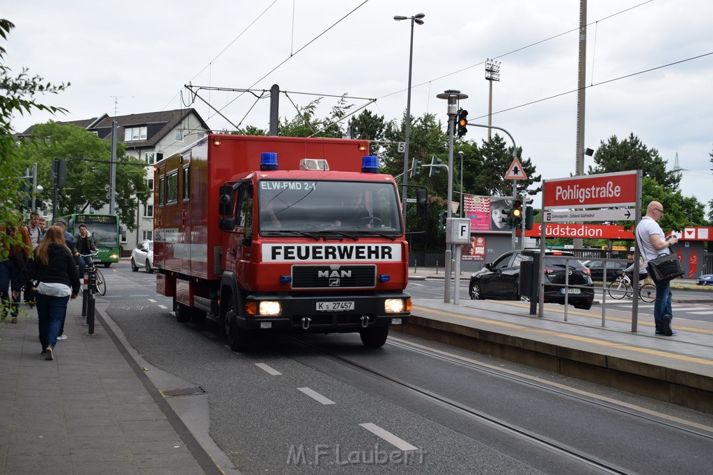 Feuer 3 Koeln Zollstock Hoenninger Weg P495.JPG